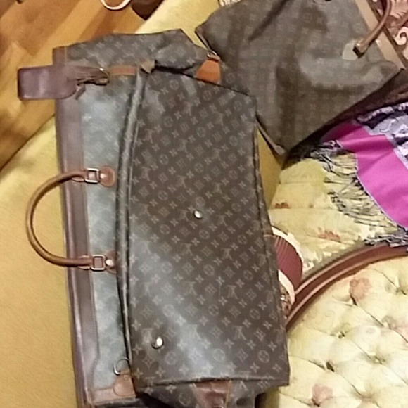 Small tote , exta Large duffle, flipe case. - Picture 8 of 8